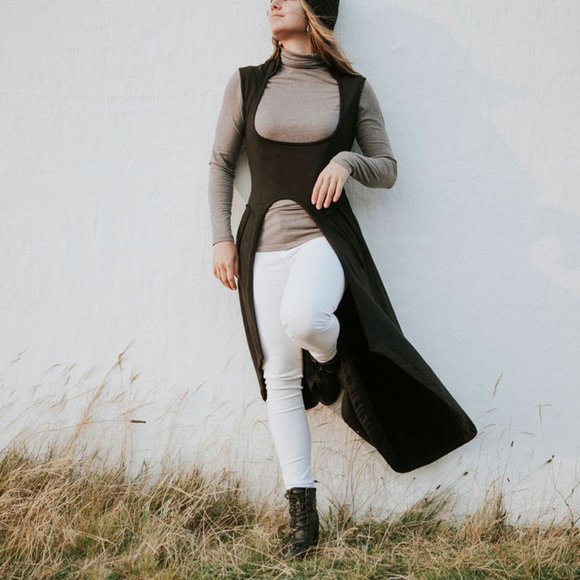 Elfarrow ✧Explorer✧ Cotton Long Black Vest - Picture 1 of 9